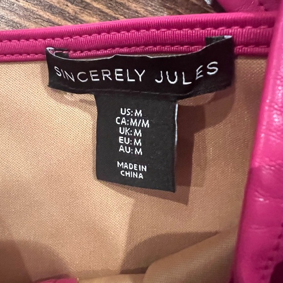 Sincerely Jules cropped hot pink polyurethane top, size M, EUC, clubbing, summer - Picture 6 of 7